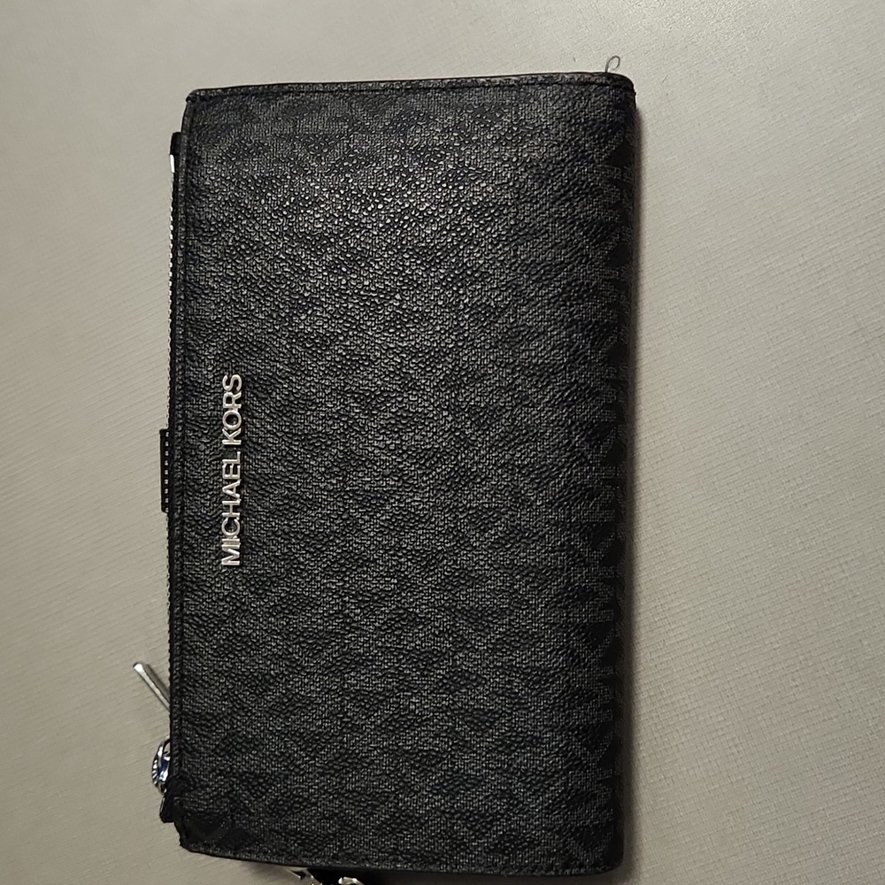 Mk clutch black